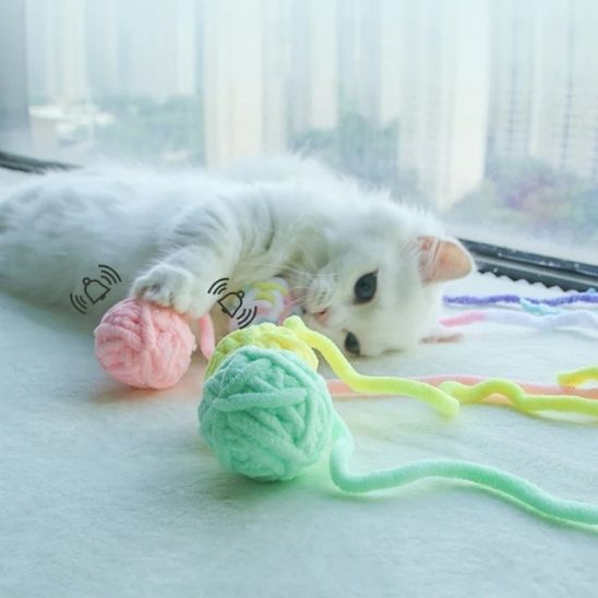 Jouet interactif en fil de laine colorées pour Chats - universmiaou