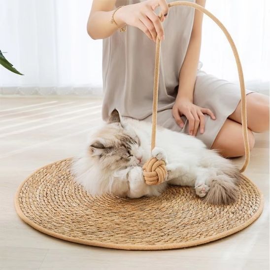 Tapis à gratter en rotin pour chat - universmiaou